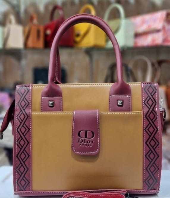 The Classic Tote- Style carry by a working Lady