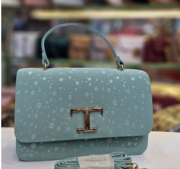 The Classic Carry: Everyday Purses